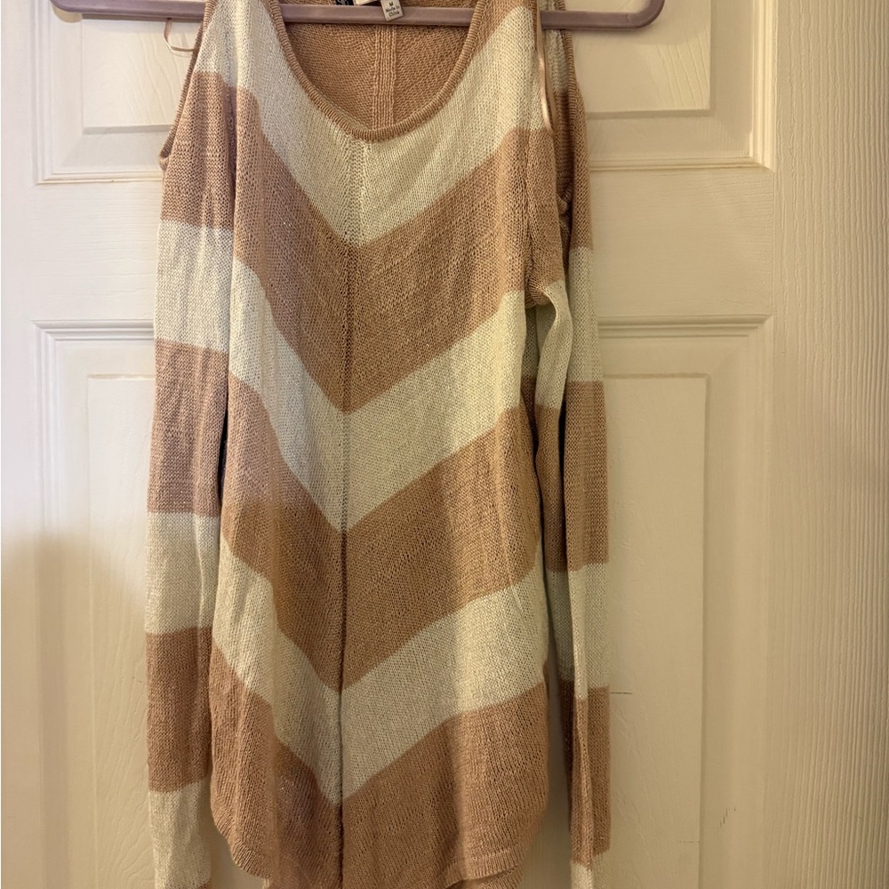 Jennifer Lopez Nude/pink and White Off-the-Shoulder Sweater